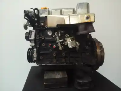 Piesă de schimb auto la mâna a doua motor complet pentru nissan trade 3.0 diesel referințe oem iam   