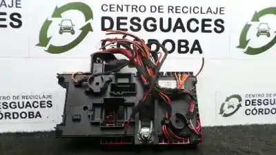 Piesă de schimb auto la mâna a doua panou siguranțe pentru mercedes clase c (w205) lim. c 200 t cdi bluetec referințe oem iam a2059068501 - 140120420 - 529881f06