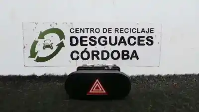 Second-hand car spare part hazard warning lights for kia carens ( ) 1.7 crdi cat oem iam references 93790a4000ca - ref: 299120106 - 299105395