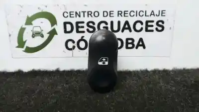 Tweedehands auto-onderdeel schakelaar rechts voor ruit voor dacia duster (hs_) 1.5 dci oem iam-referenties 