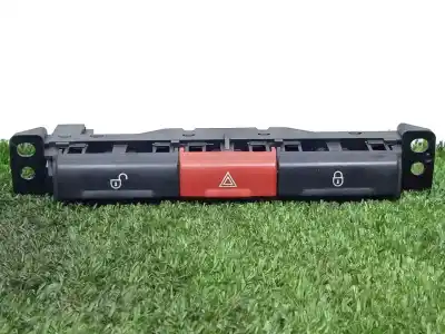 Second-hand car spare part hazard warning lights for land rover freelander (lr2) 2.2 td4 cat oem iam references 6h5213d734ac