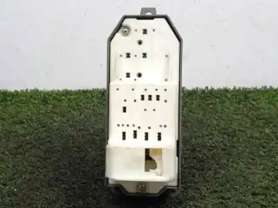 Автозапчасти б/у выключатель левого переднего окна за toyota yaris (ksp9/scp9/nlp9) 1.4 turbodiesel cat ссылки oem iam 8324y69  