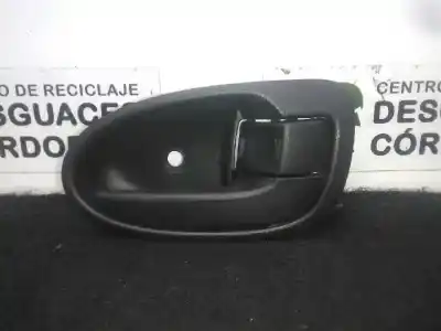 Peça sobressalente para automóvel em segunda mão puxador interior dianteiro direito por toyota yaris (ksp9/scp9/nlp9) 1.4 turbodiesel cat referências oem iam 692050d90 - 692050d100