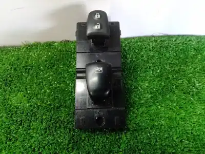 Peça sobressalente para automóvel em segunda mão botão / interruptor elevador vidro dianteiro direito por renault kadjar (ha_, hl_) 1.5 dci 110 (hla3) referências oem iam 