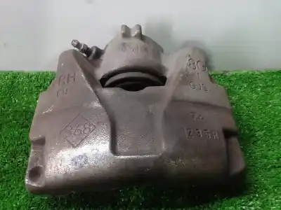 Peça sobressalente para automóvel em segunda mão pinça de travão dianteira direita por dacia duster 1.5 dci diesel fap cat referências oem iam 951 - 368 - 8g - 235r