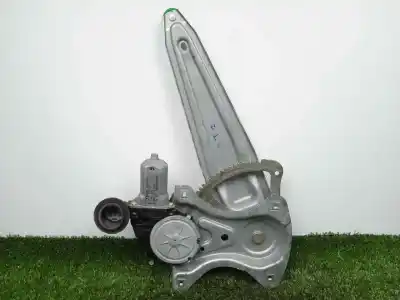 Second-hand car spare part rear left window regulator for toyota auris (_e15_) 1.4 d-4d (nde150_) oem iam references 6984002240 - 857100d100  07-13 - electrico