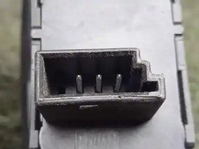 Peça sobressalente para automóvel em segunda mão botão / interruptor elevador vidro traseiro esquerdo por bmw serie 1 berlina (e81/e87) 2.0 16v diesel cat referências oem iam 6945874 - 15939900  