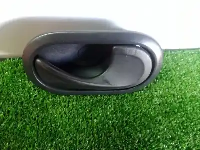 Автозапчасти б/у внутри передней правой ручки за renault kangoo / grand kangoo ii (kw0/1_) 1.5 dci 85 (kw0k kw0l kw0b) ссылки oem iam 310580 - 4dt8248  