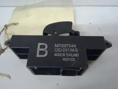 Автозапчастина б/у передній правий віконний вимикач для mitsubishi asx (ga0w) 1.8 di-d cat посилання на oem iam mr587944 - c8dd411mb - 1815t11cd  