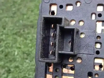 Second-hand car spare part headlights switch for opel combo 1.3 16v cdti oem iam references 09185413  