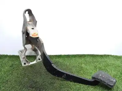 Автозапчастина б/у педаль зцеплення для mitsubishi l 200 2.4 di-d cat посилання на oem iam 2340a201