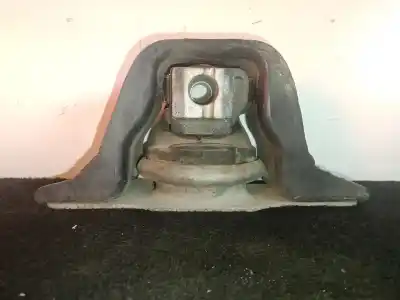 Second-hand car spare part right engine support for renault clio iii 1.5 dci diesel oem iam references 8200281186 - 8200131305  