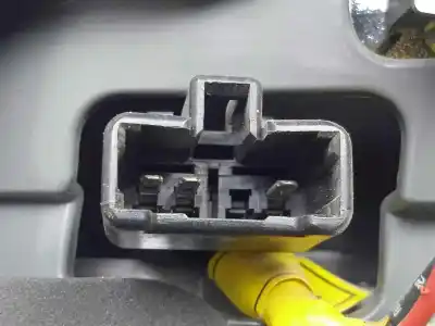 Second-hand car spare part interior left tailgate light for kia magentis 2.0 crdi oem iam references   