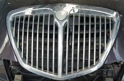 Peça sobressalente para automóvel em segunda mão grelha frontal por lancia thesis (115) 2.4 jtd emblema referências oem iam 