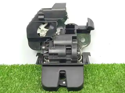 Second-hand car spare part trunk lock for skoda fabia combi 1.4 tdi dpf oem iam references 8r0827505  