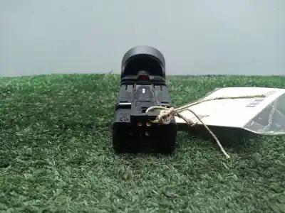 Second-hand car spare part hazard warning lights for renault kangoo (f/kc0) 1.9 diesel 54 cv / 40 kw oem iam references 523539  