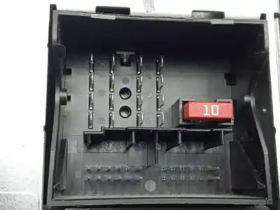 Second-hand car spare part audio system / radio cd for volkswagen polo (9n3) 1.2 60 cv / 44 kw oem iam references 6q0035152e  