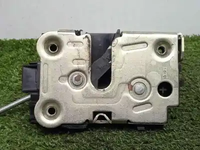 Second-hand car spare part front right door lock for iveco daily ka 3.0 diesel cat oem iam references 5801352922  