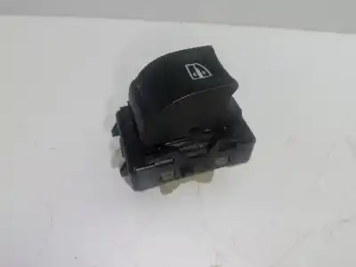 Pezzo di ricambio per auto di seconda mano interruttore alzacristalli anteriore destro per renault clio iv 1.2 tce energy riferimenti oem iam 