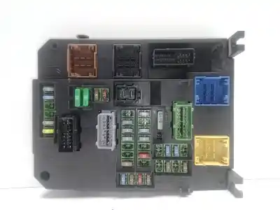 Peça sobressalente para automóvel em segunda mão caixa de fusíveis e relés por citroen c4 lim. 1.6 hdi fap referências oem iam 966554728000 - bsiq0100