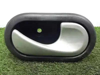 Second-hand car spare part interior right front handle for dacia sandero 1.5 dci oem iam references 8200733847