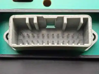 Peça sobressalente para automóvel em segunda mão quadrante por dacia sandero 1.4 cat referências oem iam 8200733620  