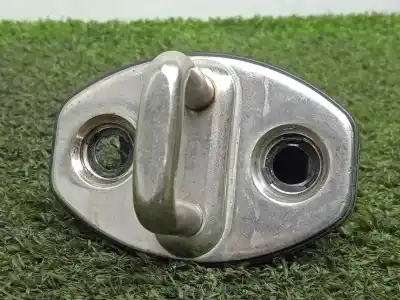 Peça sobressalente para automóvel em segunda mão fechadura da porta dianteira direita por audi a3 sedán (8vs) 2.0 16v tdi referências oem iam 3c0837033c