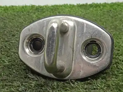 Peça sobressalente para automóvel em segunda mão fechadura da porta traseira direita por audi a3 sedán (8vs) 2.0 16v tdi referências oem iam 3c0837033c