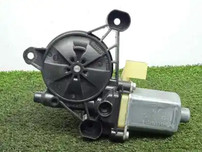 Peça sobressalente para automóvel em segunda mão motor elevador vidro dianteiro direito por audi a3 sedán (8vs) 2.0 16v tdi referências oem iam 0130822717 - 5q0959801b - s850202099