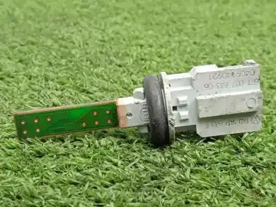 Peça sobressalente para automóvel em segunda mão sensor por audi a3 sedán (8vs) 2.0 16v tdi referências oem iam 1k0907543e  