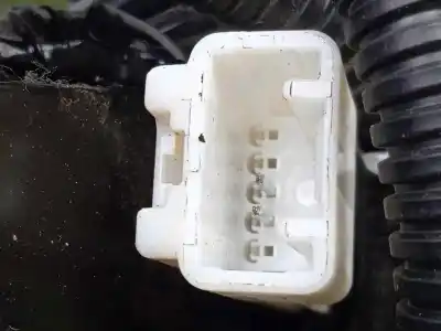 Peça sobressalente para automóvel em segunda mão chicote / encaixe cinto segurança dianteiro direito por toyota auris (_e15_) 1.4 d-4d (nde150_) referências oem iam 7323002550c0  