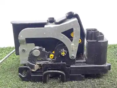 Second-hand car spare part front right door lock for ssangyong kyron 2.0 oem iam references 7122009005  5.p´ines