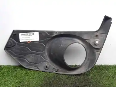 Автозапчастина б/у передні молдинги для iveco daily furgón 2.3 diesel cat посилання на oem iam 5801529858  