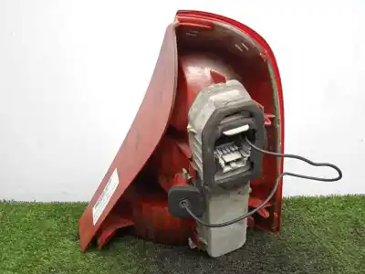 Pezzo di ricambio per auto di seconda mano lampada posteriore sinistra per renault clio ii fase ii (b/cb0) 1.5 dci diesel 65 cv / 48 kw riferimenti oem iam  01-05 