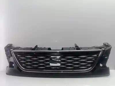 Second-hand car spare part front grille for seat leon (5f1) 1.6 tdi oem iam references 5f0853654 Second-hand car spare part front grille for seat leon (5f1) 1.6 tdi oem iam references 5f0853654