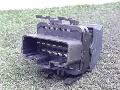 Second-hand car spare part left front power window switch for renault clio ii fase ii (b/cb0) 1.2 oem iam references 060045c  