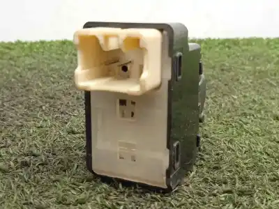 Pezzo di ricambio per auto di seconda mano interruttore alzacristalli anteriore destro per daewoo matiz 0.8 cat riferimenti oem iam 621w04270  