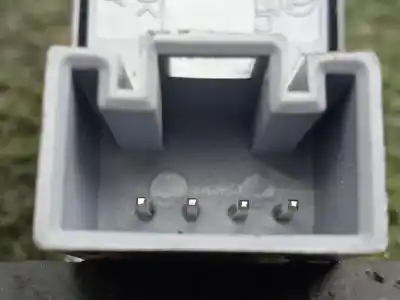 Peça sobressalente para automóvel em segunda mão botão / interruptor elevador vidro dianteiro direito por seat leon (1p1) 1.9 tdi referências oem iam 7l6959855b  