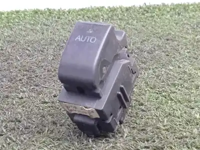 Peça sobressalente para automóvel em segunda mão Botão / Interruptor Elevador Vidro Dianteiro Direito por TOYOTA COROLLA (_E12_) 1.4 D (NDE120_) Referências OEM IAM 8481002041  