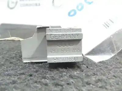 Peça sobressalente para automóvel em segunda mão botão / interruptor elevador vidro traseiro direito por audi a3 (8l) 1.6 ambiente referências oem iam 4b0959855  