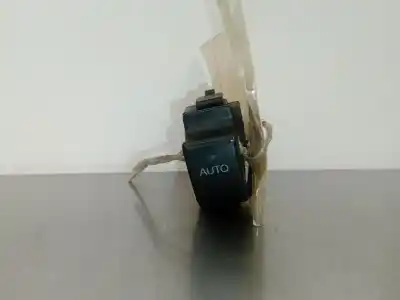 Peça sobressalente para automóvel em segunda mão Botão / Interruptor Elevador Vidro Traseiro Direito por TOYOTA COROLLA (E12) Motor 2.0 Ltr. - 85 kW D-CAT Referências OEM IAM 8481002041  1.BOTON