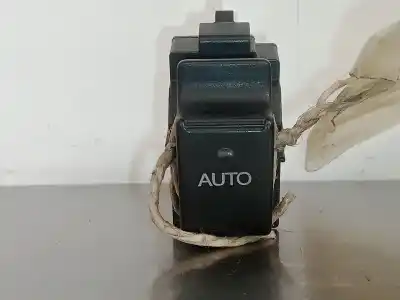 Peça sobressalente para automóvel em segunda mão Botão / Interruptor Elevador Vidro Traseiro Direito por TOYOTA COROLLA (E12) 1.6 16V Referências OEM IAM 8481002041  1.BOTON