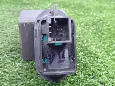 Peça sobressalente para automóvel em segunda mão botão / interruptor elevador vidro dianteiro direito por peugeot 1007 1.4 hdi referências oem iam   