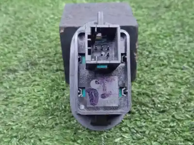 Peça sobressalente para automóvel em segunda mão botão / interruptor elevador vidro dianteiro esquerdo por peugeot 1007 1.4 hdi referências oem iam   