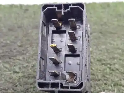 Автозапчастина б/у передній правий віконний вимикач для renault midlum 4.8 diesel посилання на oem iam 5010589806  