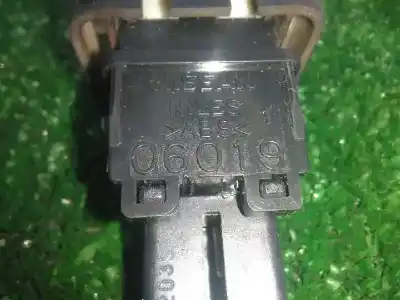 Second-hand car spare part hazard warning lights for nissan note (e11e) 1.5 dci turbodiesel cat oem iam references 06019  