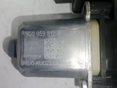Second-hand car spare part rear right window motor for seat leon (5f1) 1.6 tdi oem iam references 5q0959812a - 0130822724   Second-hand car spare part rear right window motor for seat leon (5f1) 1.6 tdi oem iam references 5q0959812a - 0130822724