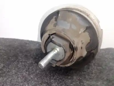 Second-hand car spare part right engine support for audi a4 berlina (8e) 1.8 20v turbo oem iam references   