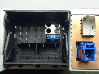 Peça sobressalente para automóvel em segunda mão sistema de áudio / rádio cd por bmw 5 touring (e61) 525 d referências oem iam 65126983842 - 6983842  