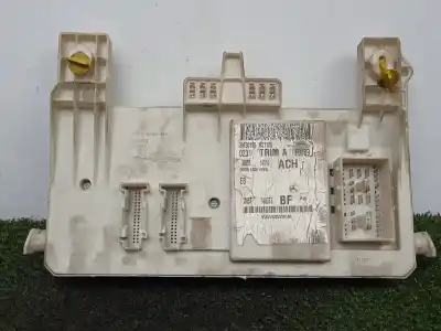 Pezzo di ricambio per auto di seconda mano scatola relè/fusibili per ford focus c-max (cap) 2.0 tdci cat riferimenti oem iam 3m5t14a073bf - 519058317  